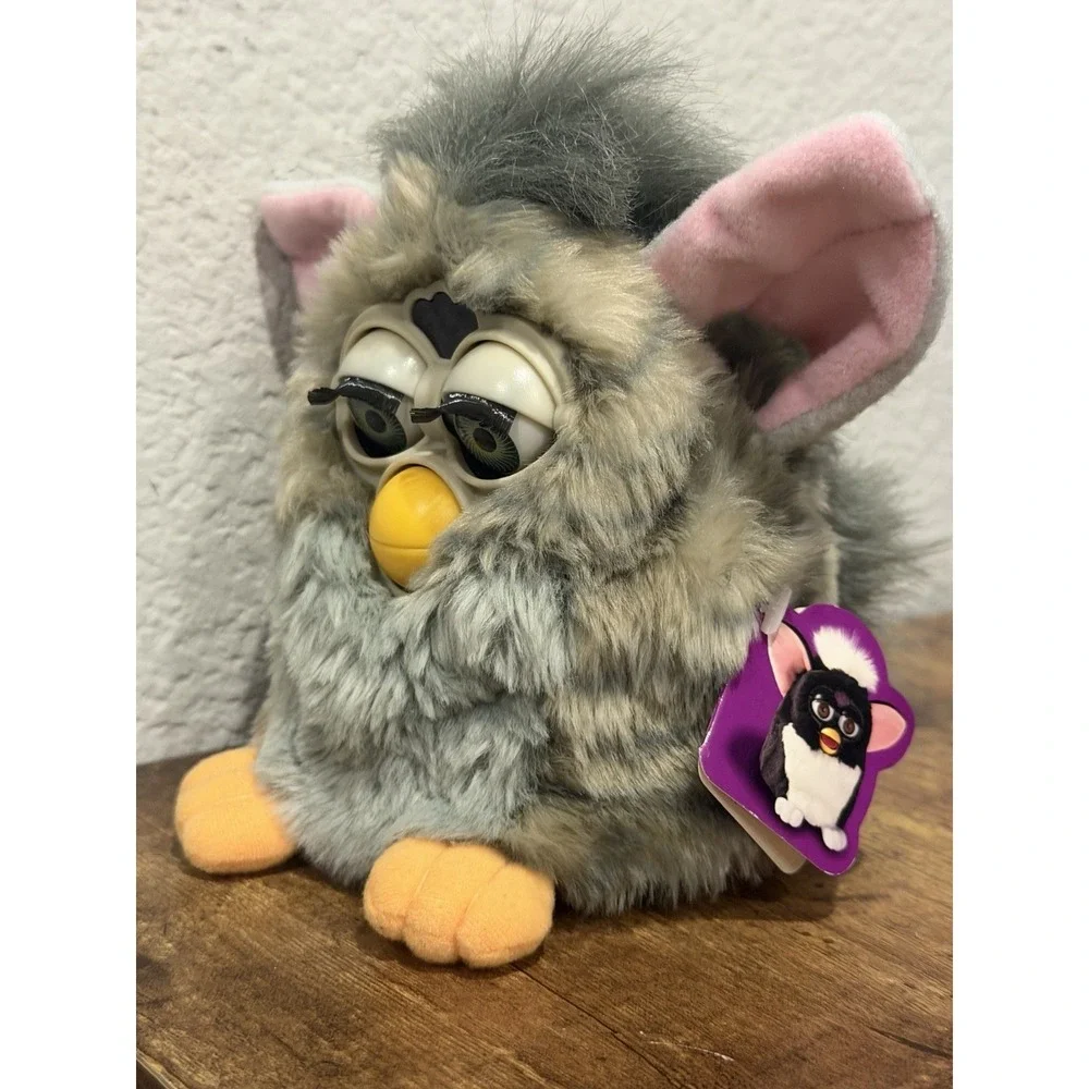 1998 Furby Gray Wolf Church Mouse Original w/ Tags Teal Green Swirl Eyes Gen 1